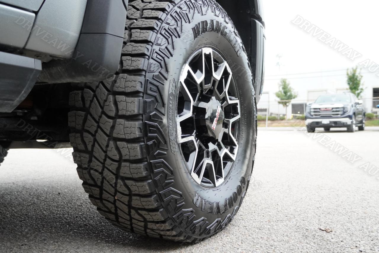 GMC Sierra 2500HD 4WD Crew Cab 159" AT4X 2025