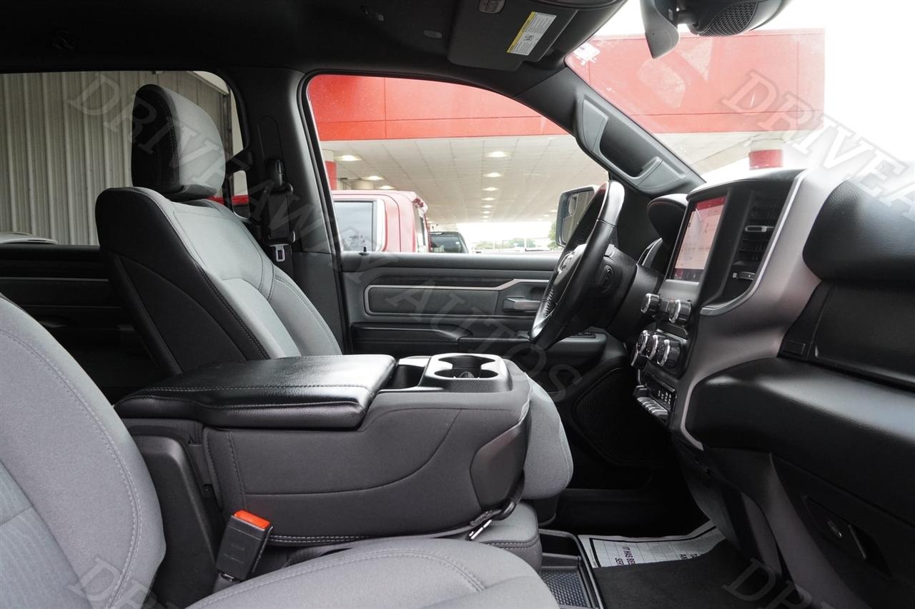 RAM 1500 Big Horn 4x4 Crew Cab 6'4" Box 2022