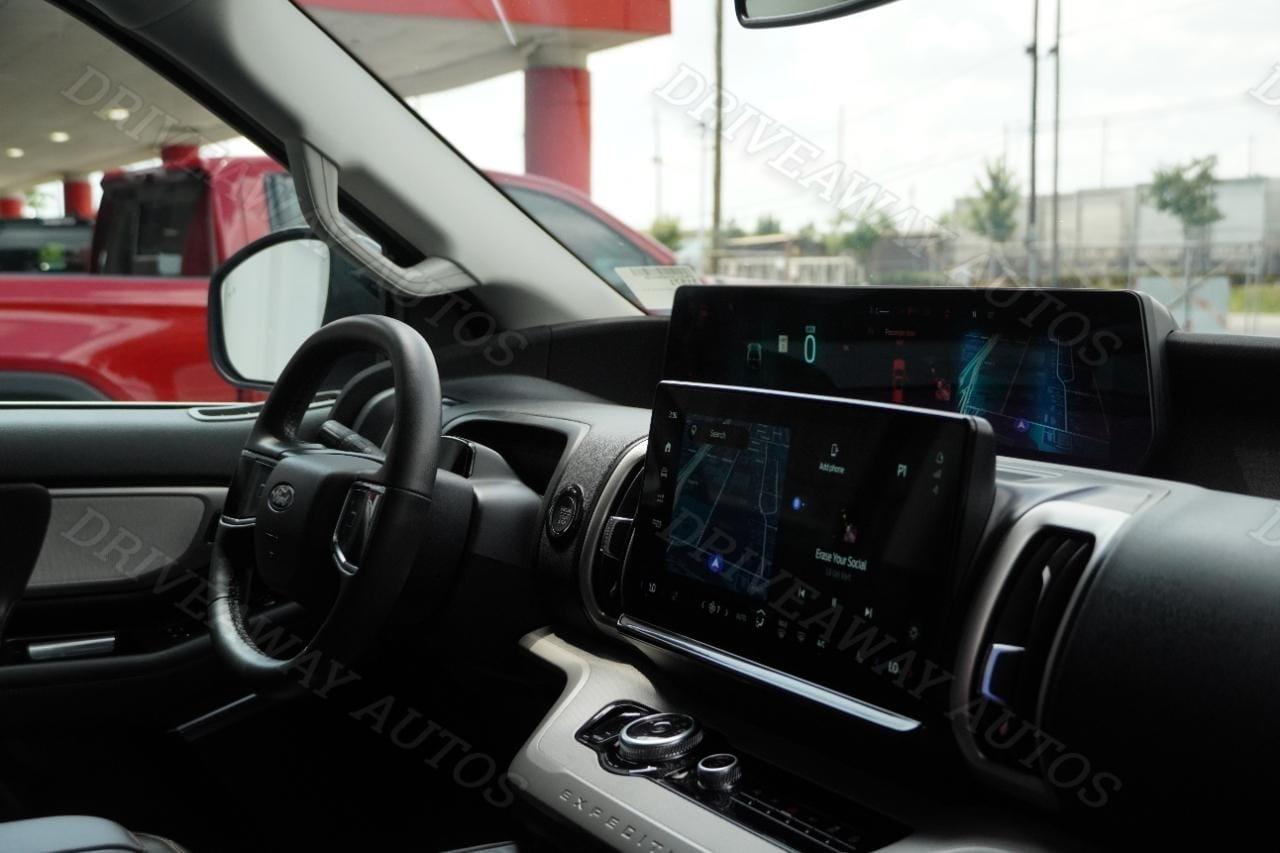 Ford Expedition Active 4x4 2025