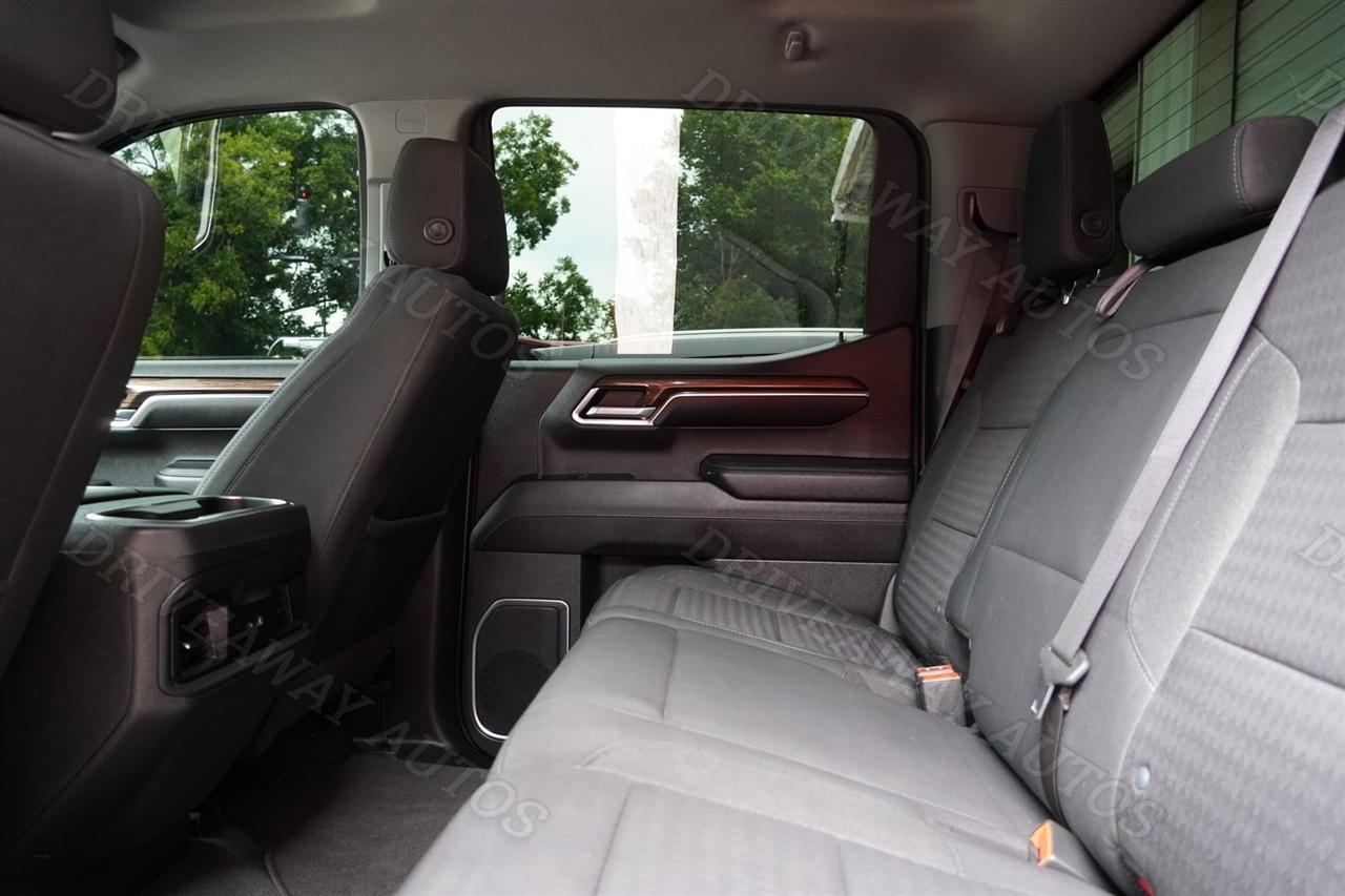 Chevrolet Silverado 1500 2WD Crew Cab 147" LT 2023