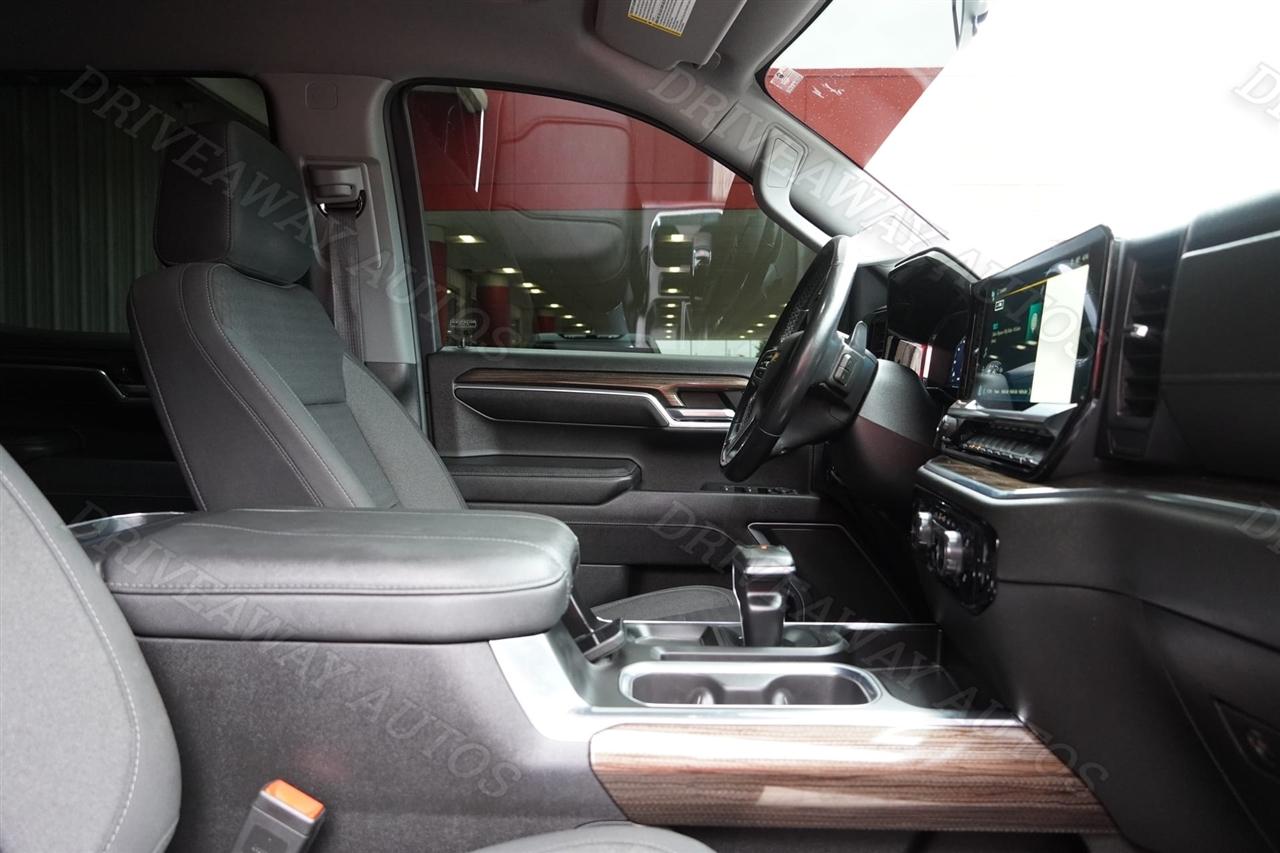 Chevrolet Silverado 1500 2WD Crew Cab 147" LT 2023