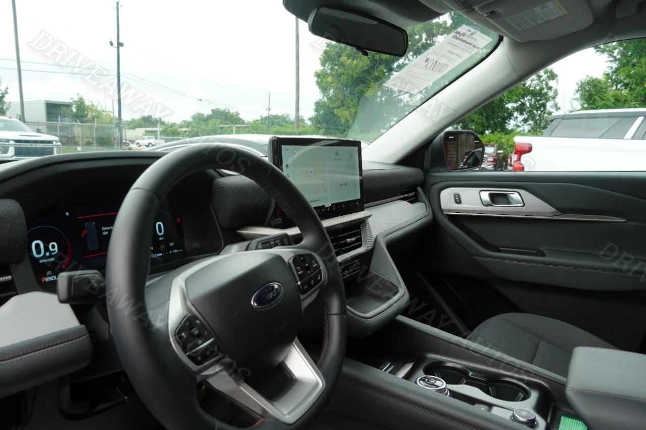Ford Explorer Active RWD 2025