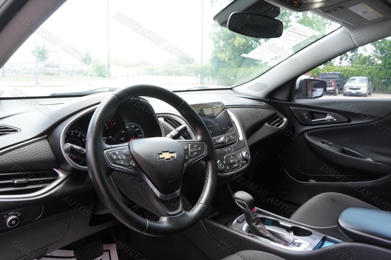 Chevrolet Malibu 4dr Sdn RS 2025