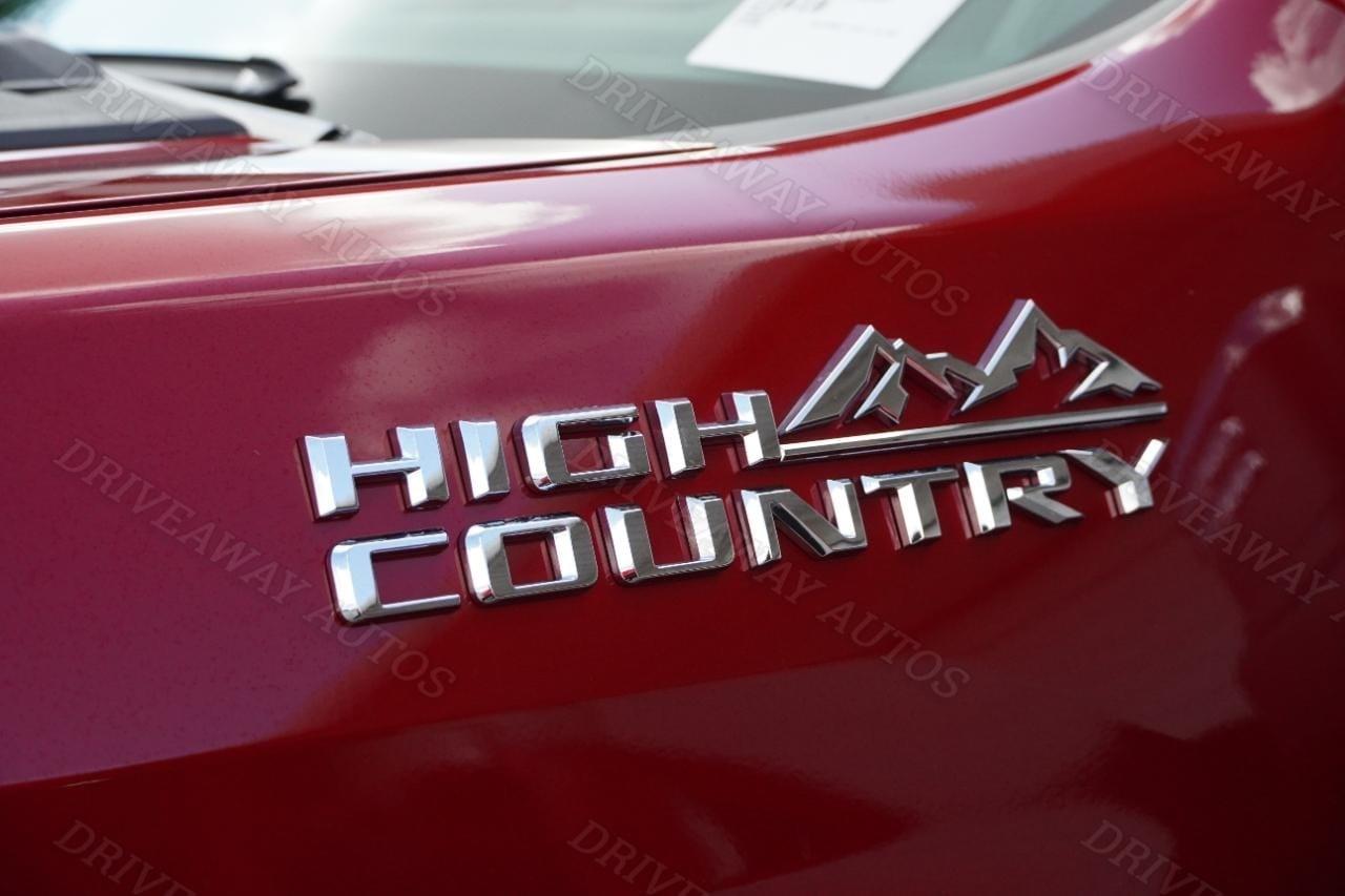 Chevrolet Silverado 3500HD 4WD Crew Cab 172" High Country 2025