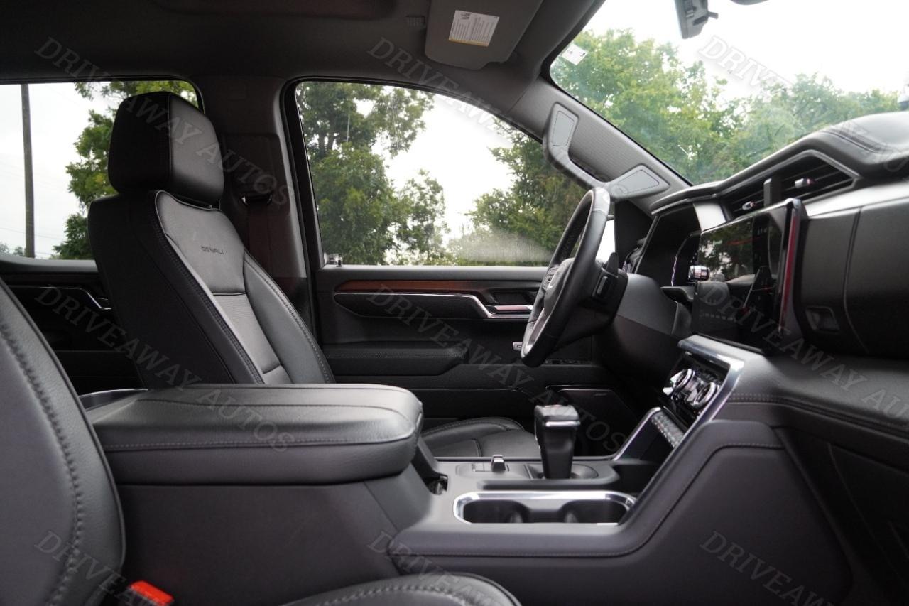 GMC Sierra 1500 4WD Crew Cab 147" Denali 2024