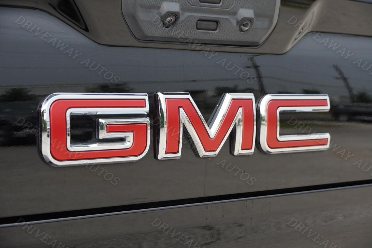 GMC Sierra 1500 4WD Crew Cab 147" Denali 2024