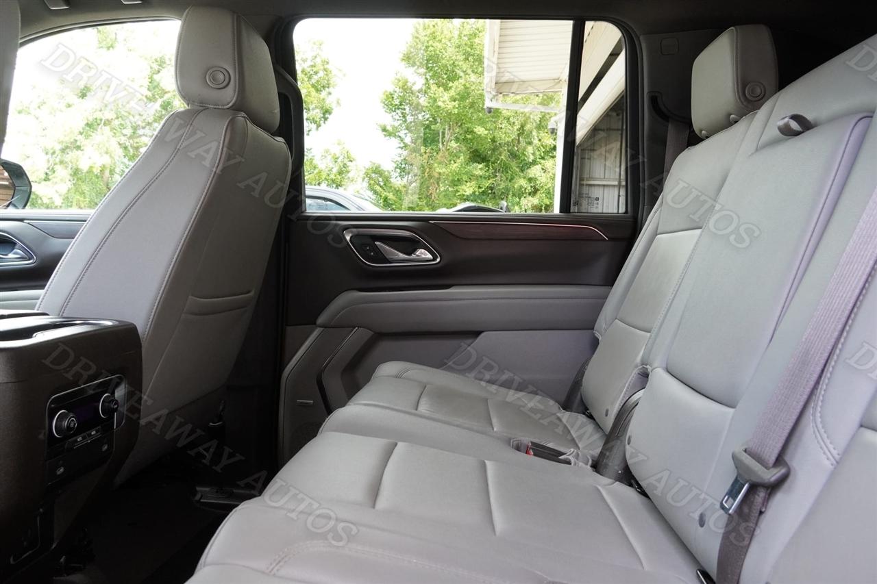 Chevrolet Suburban 2WD 4dr LT 2023