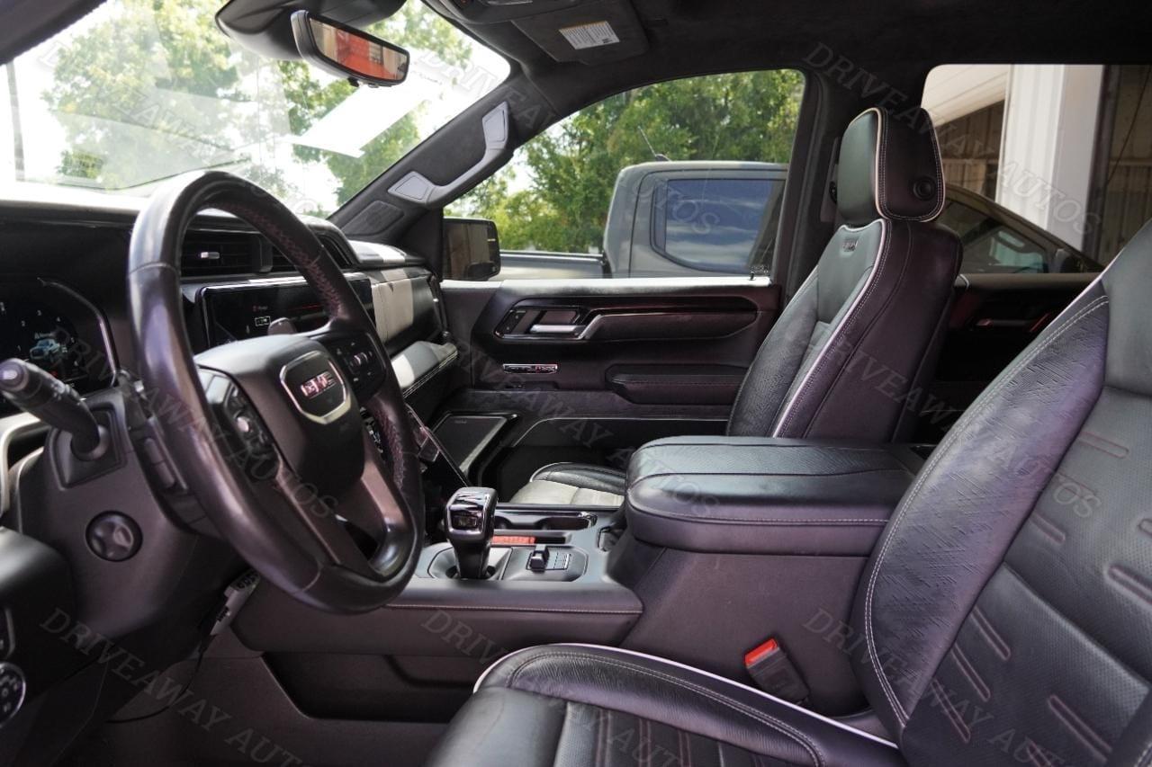 GMC Sierra 1500 4WD Crew Cab 147" AT4X 2023