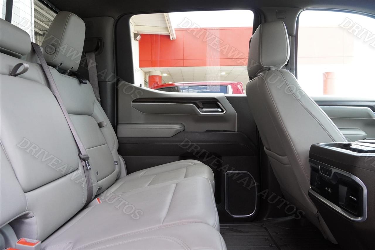 GMC Sierra 1500 4WD Crew Cab 147" SLT 2023