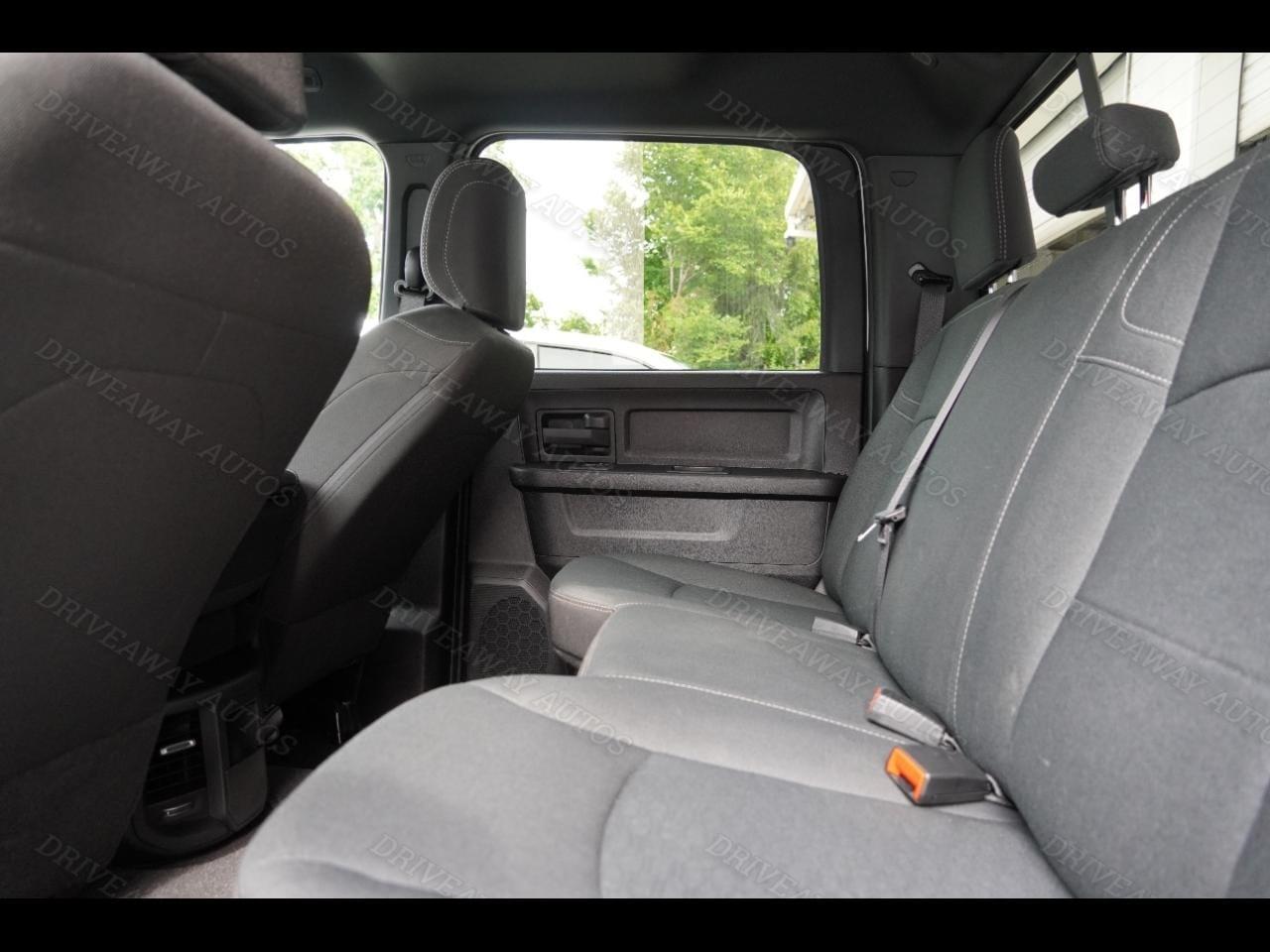 RAM 3500 Tradesman 4x4 Crew Cab 8' Box 2025
