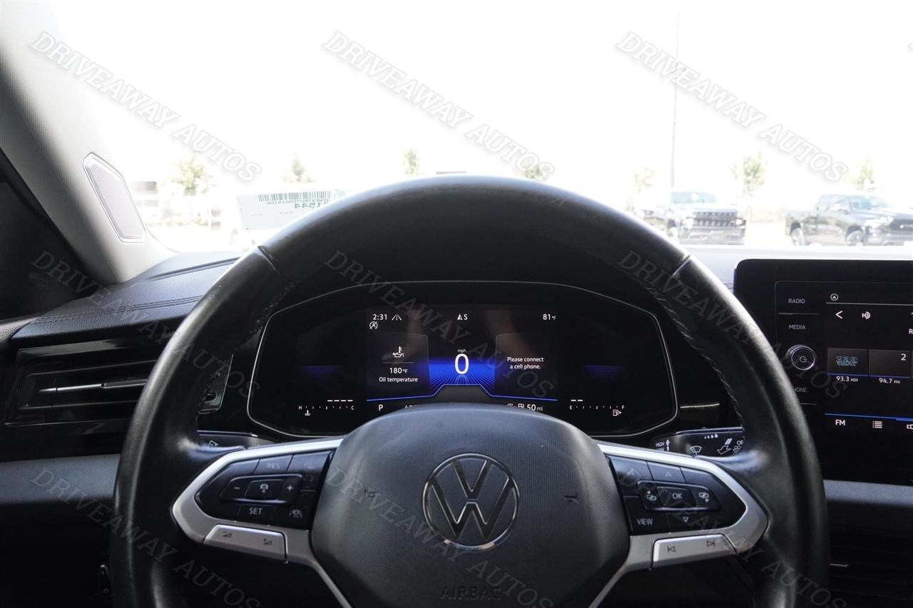 Volkswagen Jetta SE Auto 2025