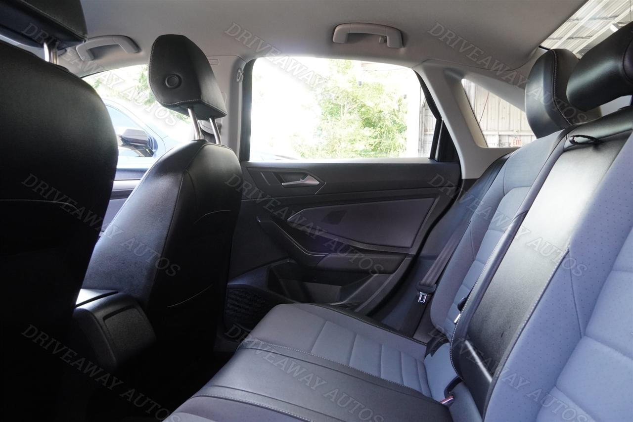 Volkswagen Jetta SE Auto 2025