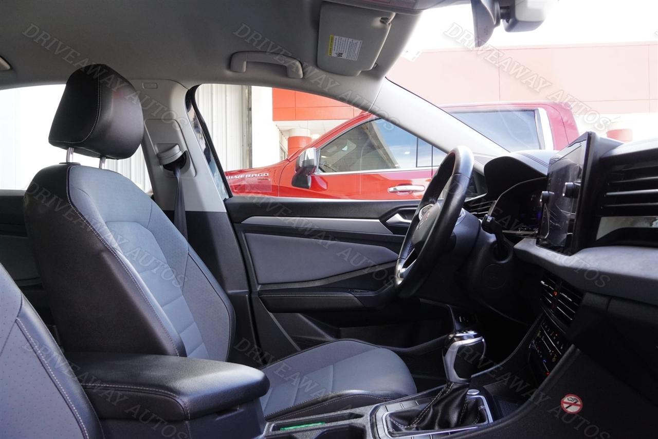 Volkswagen Jetta SE Auto 2025