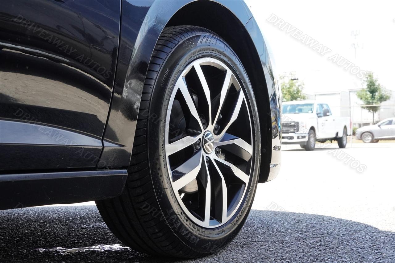 Volkswagen Jetta SE Auto 2025