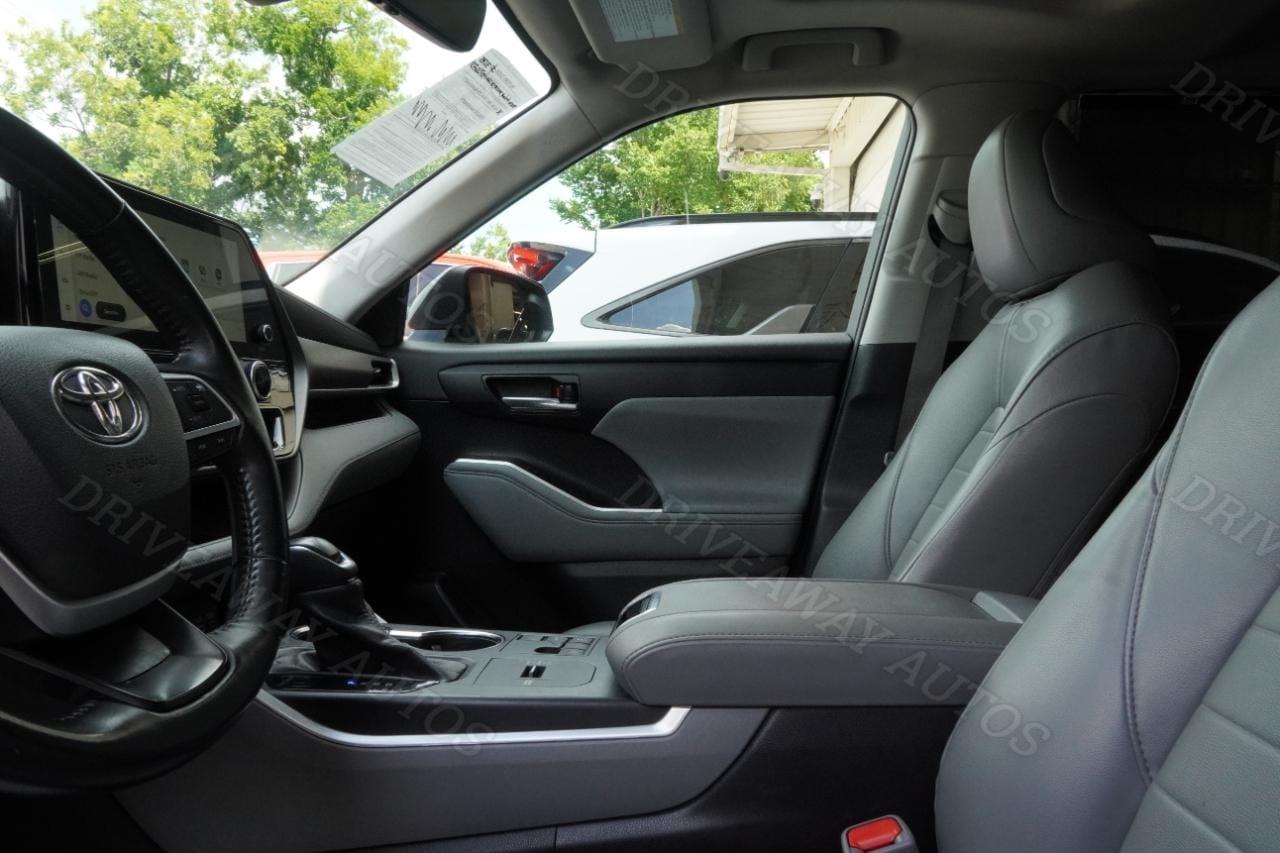 Toyota Highlander Platinum FWD (Natl) 2023