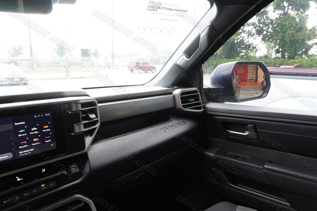 Toyota Tundra 4WD SR5 CrewMax 5.5' Bed (Natl) 2025