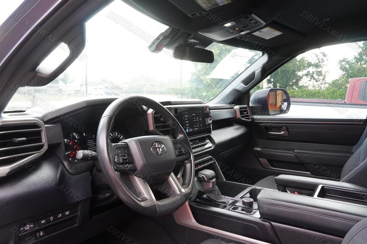 Toyota Tundra 4WD SR5 CrewMax 5.5' Bed (Natl) 2025