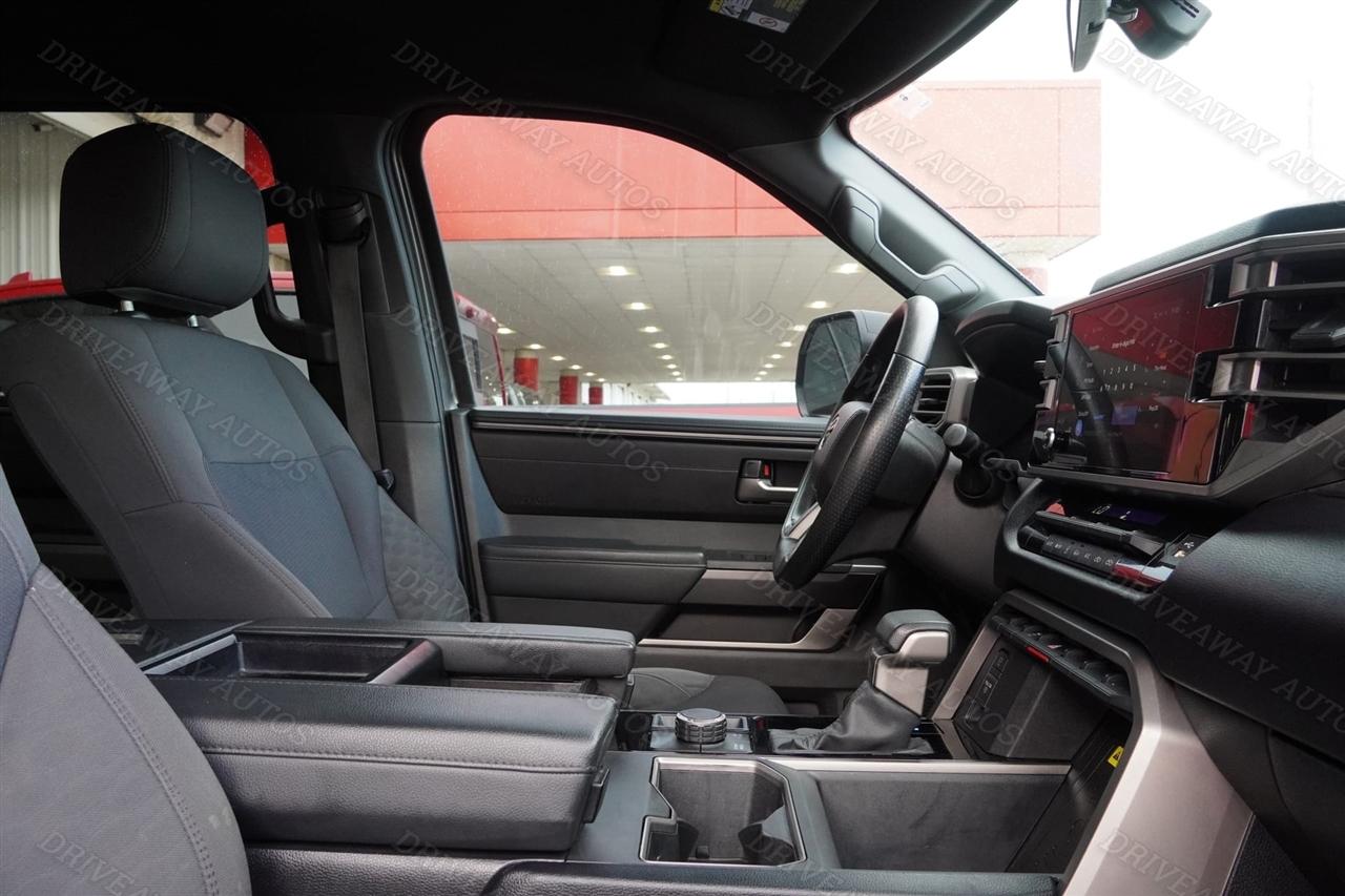 Toyota Tundra 4WD SR5 CrewMax 5.5' Bed (Natl) 2025