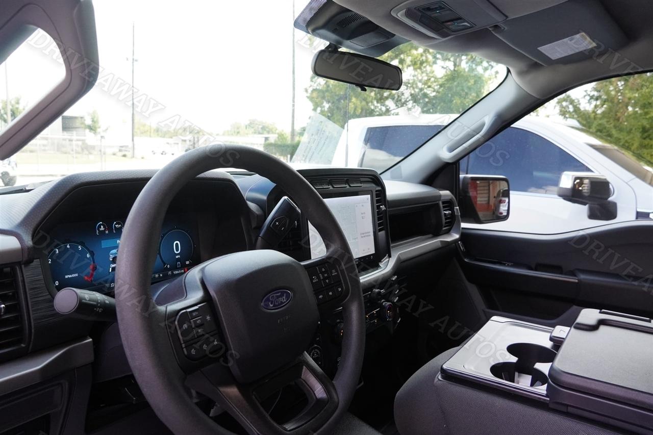 Ford F-150 XL 4WD Reg Cab 8' Box 2024