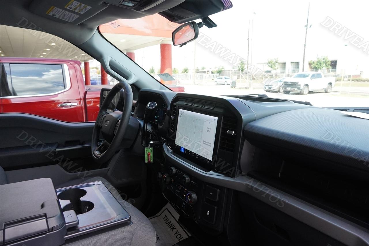 Ford F-150 XL 4WD Reg Cab 8' Box 2024