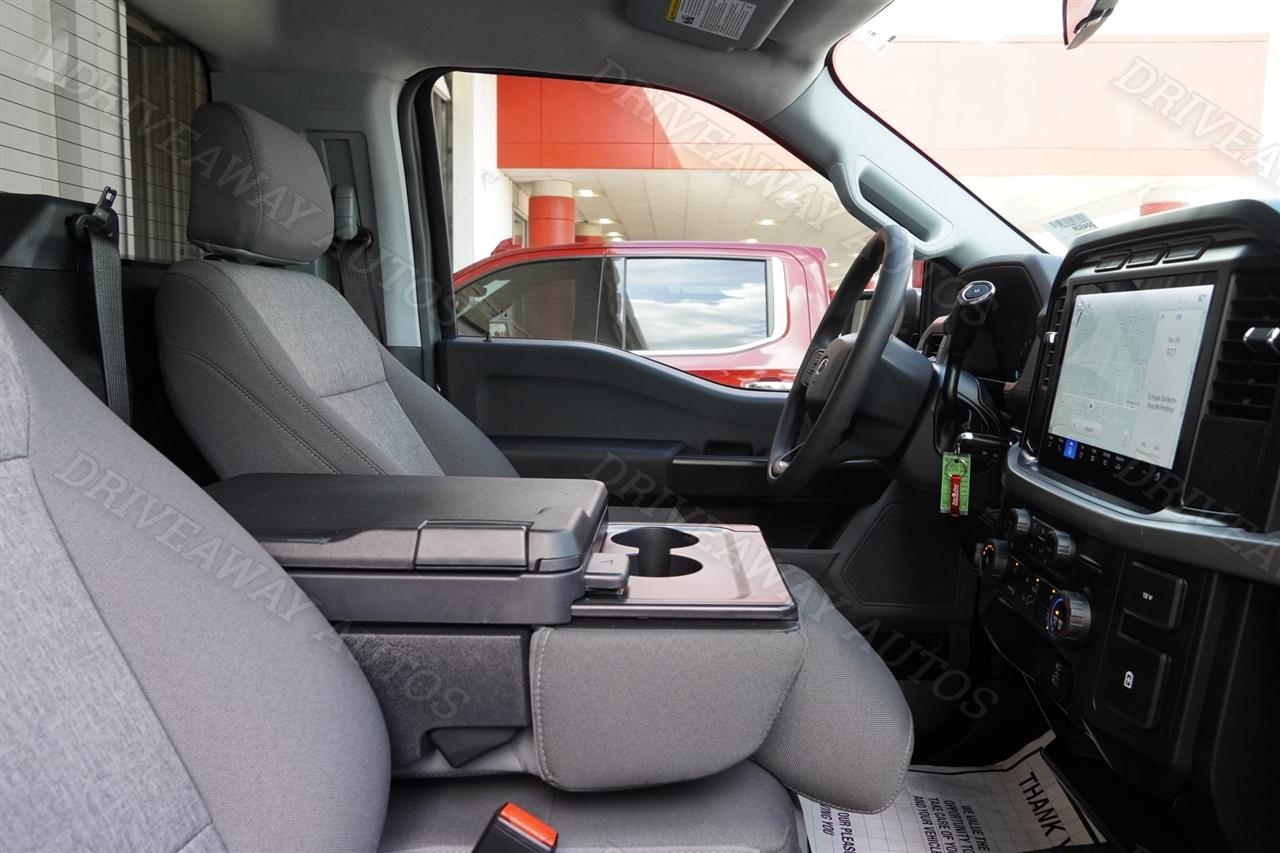 Ford F-150 XL 4WD Reg Cab 8' Box 2024