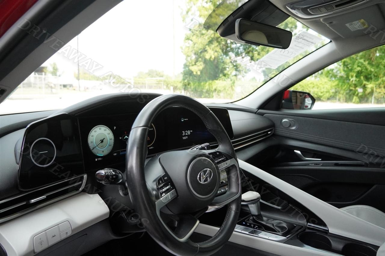 Hyundai Elantra Limited IVT *Ltd Avail* 2021