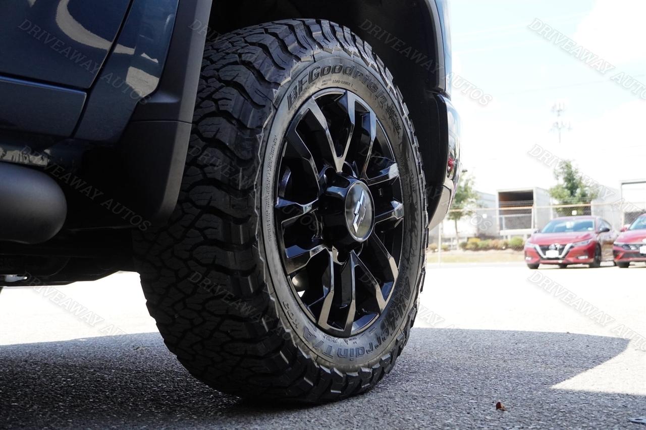 Chevrolet Silverado 2500HD 4WD Crew Cab 159" LTZ 2025