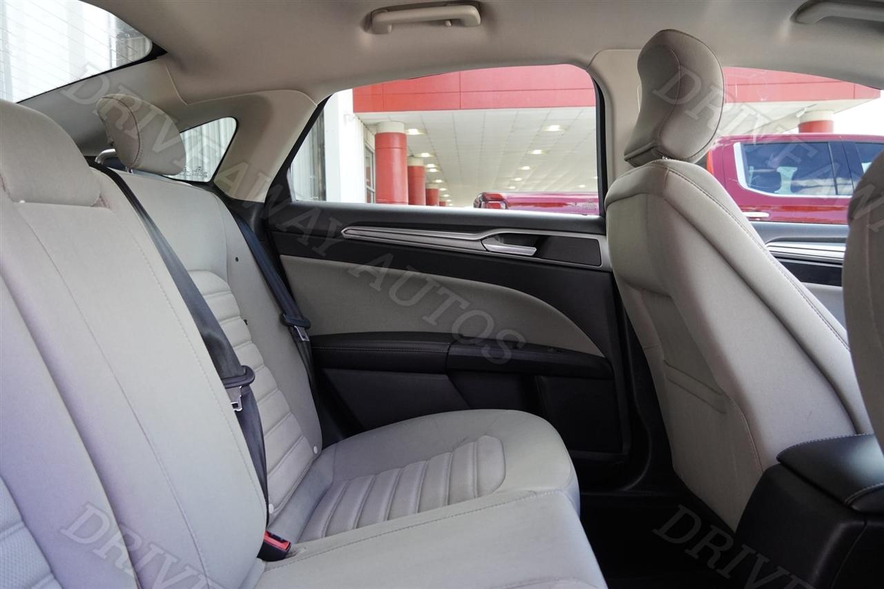 Ford Fusion S FWD 2019