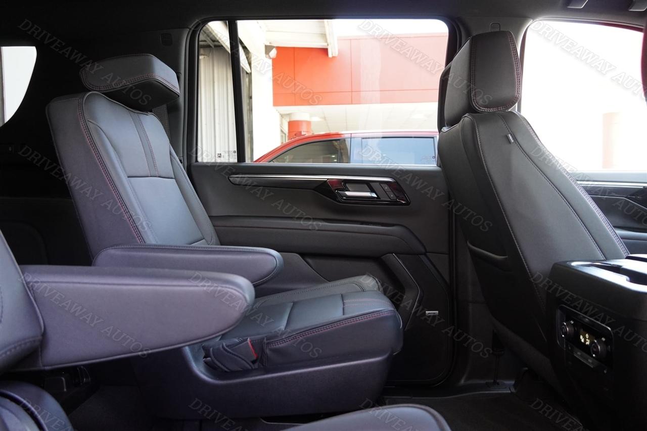 Chevrolet Suburban 2WD 4dr RST 2025