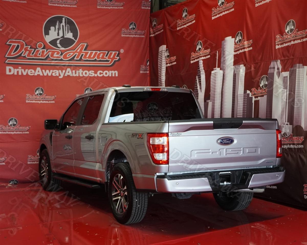Ford F-150 Lariat 2WD SuperCrew 5.5' Box 2023
