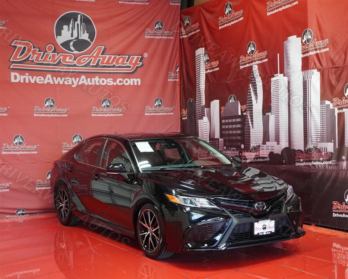 2022 Toyota Camry SE Auto (Natl)