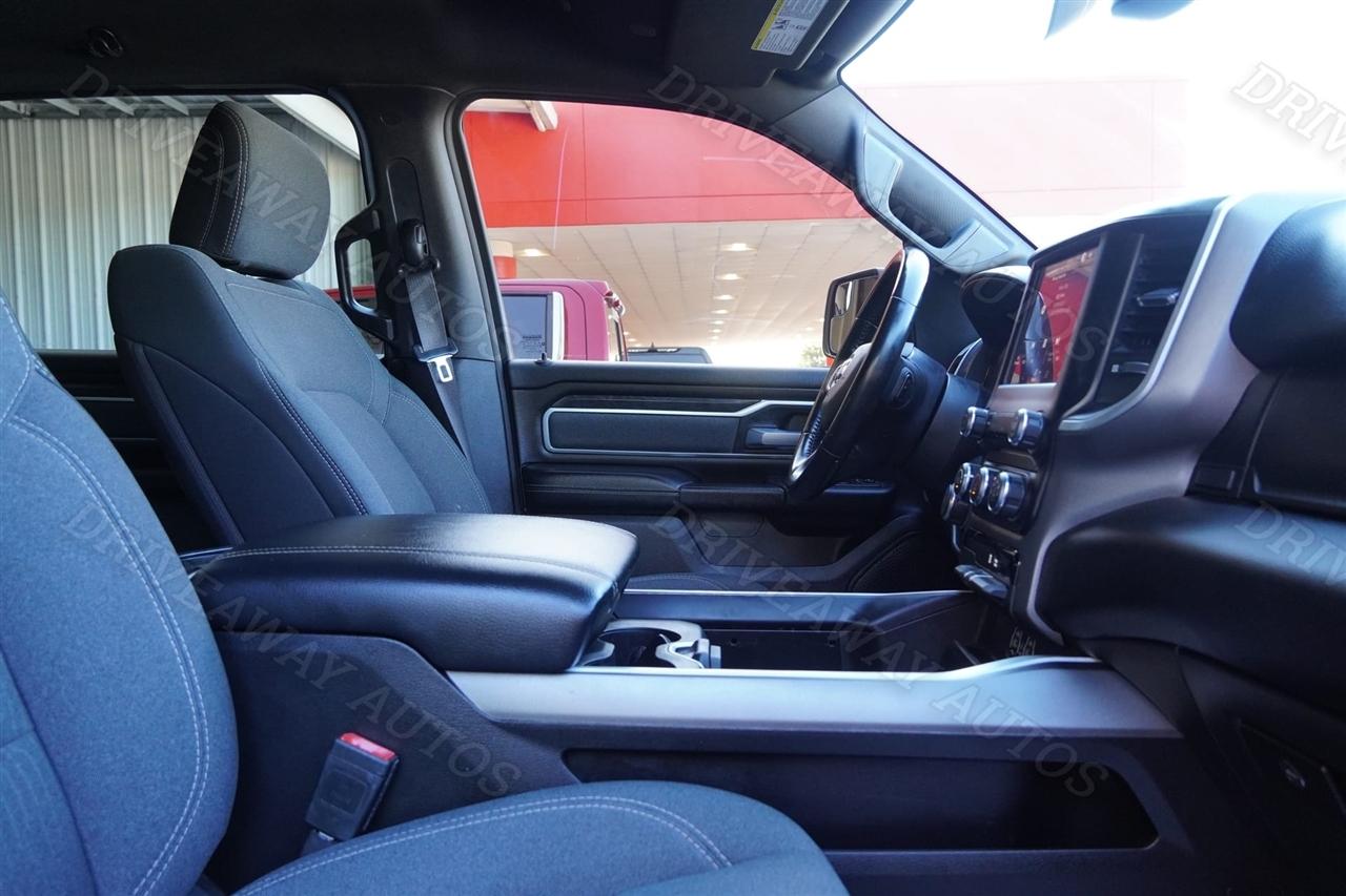 RAM 1500 Big Horn 4x2 Crew Cab 5'7" Box 2022