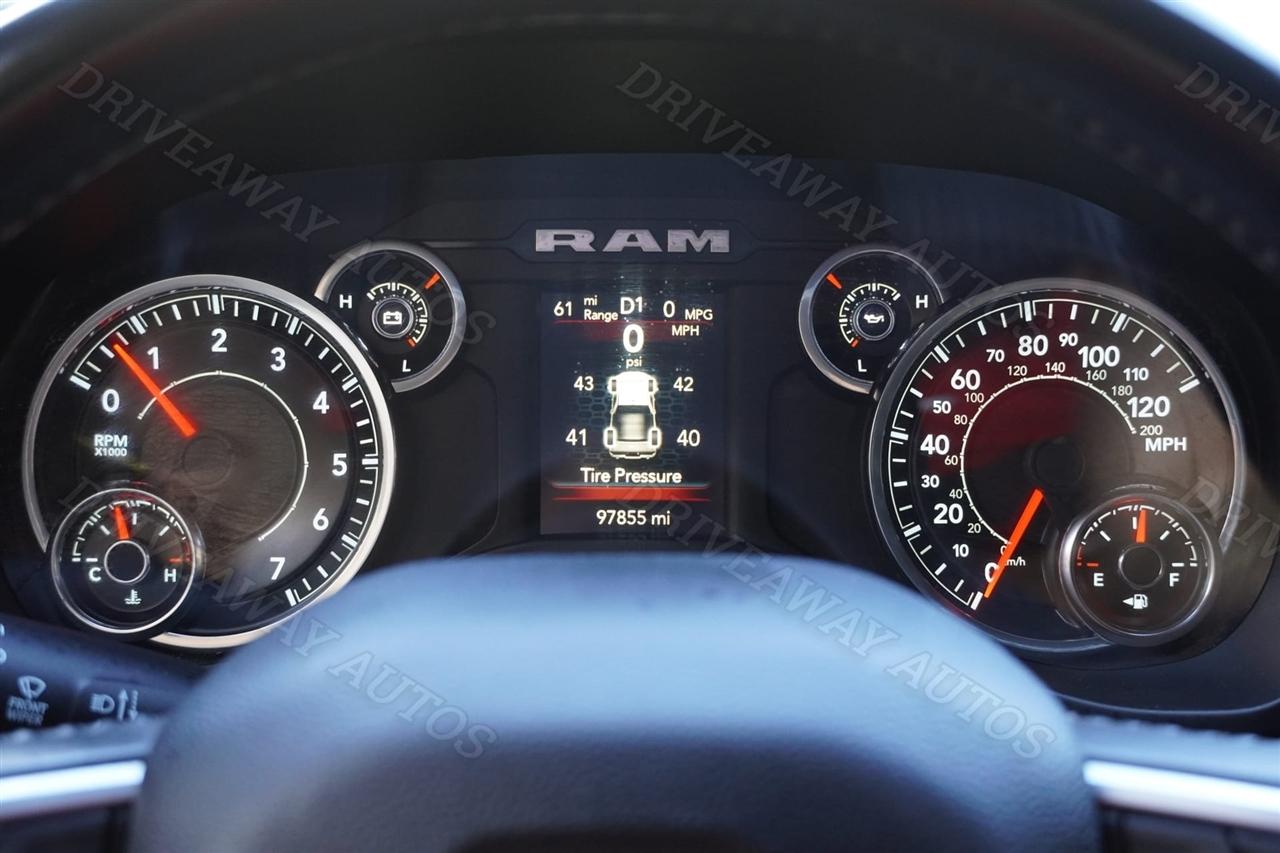 RAM 1500 Big Horn 4x2 Crew Cab 5'7" Box 2022