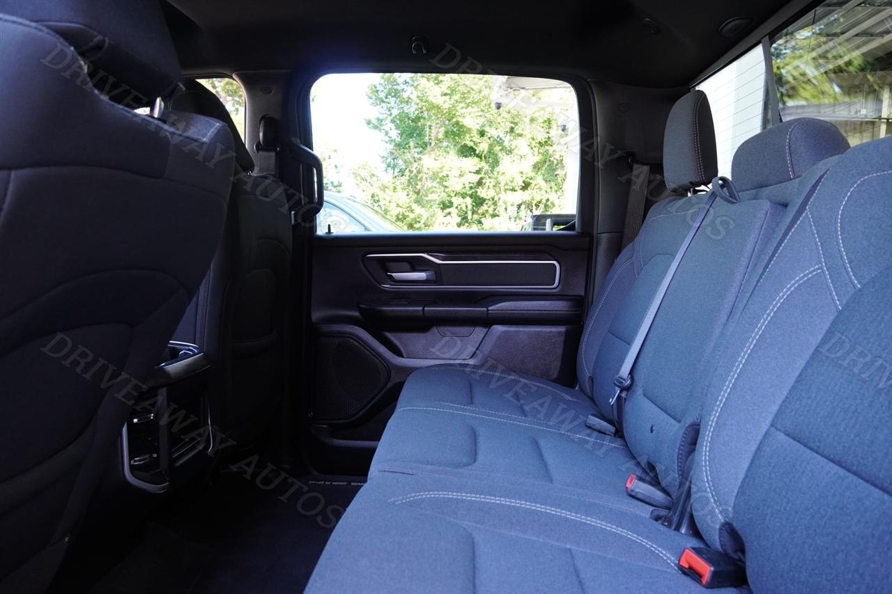 RAM 1500 Big Horn 4x2 Crew Cab 5'7" Box 2022