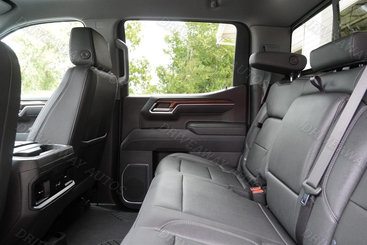Chevrolet Silverado 1500 4WD Crew Cab 147" LT Trail Boss 2026