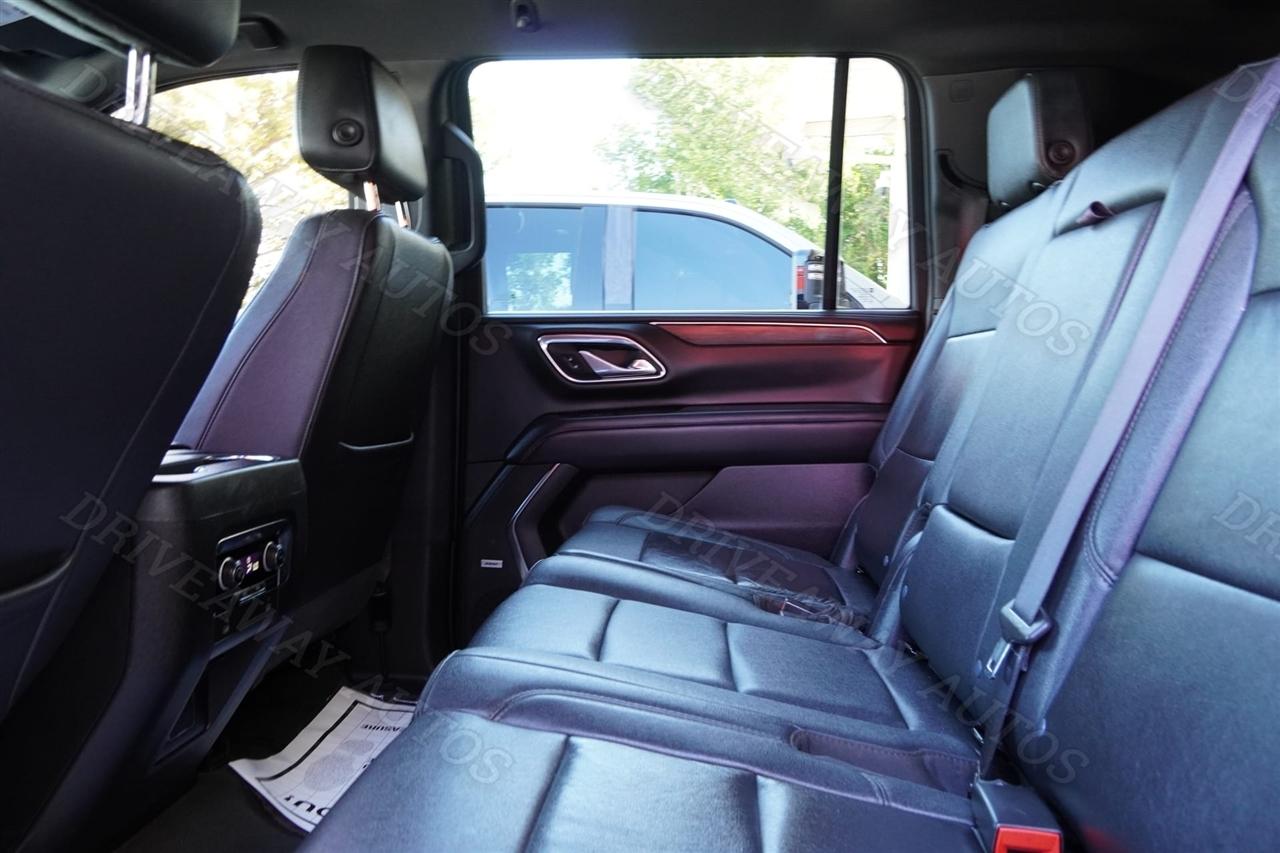 Chevrolet Suburban 4WD 4dr LT 2023