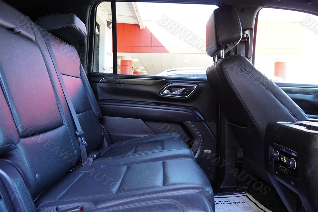 Chevrolet Suburban 4WD 4dr LT 2023