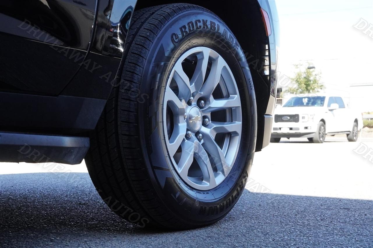 Chevrolet Suburban 4WD 4dr LT 2023