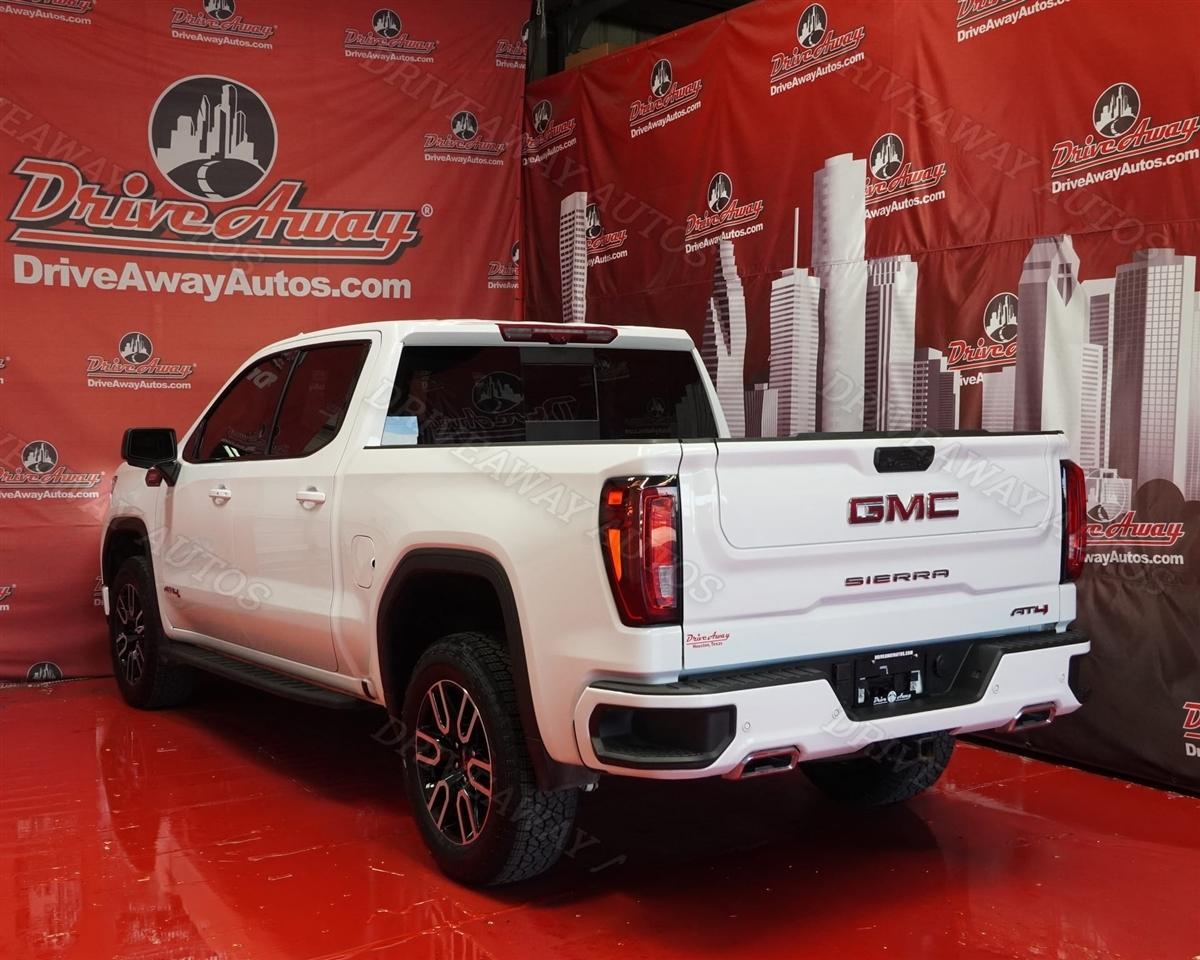 GMC Sierra 1500 4WD Crew Cab 147" AT4 2026