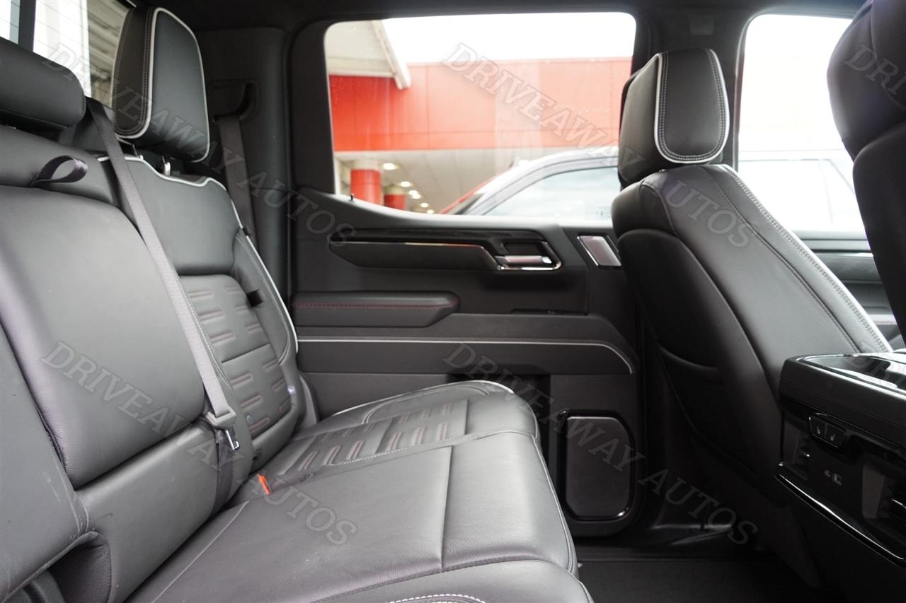 GMC Sierra 1500 4WD Crew Cab 147" AT4X 2024
