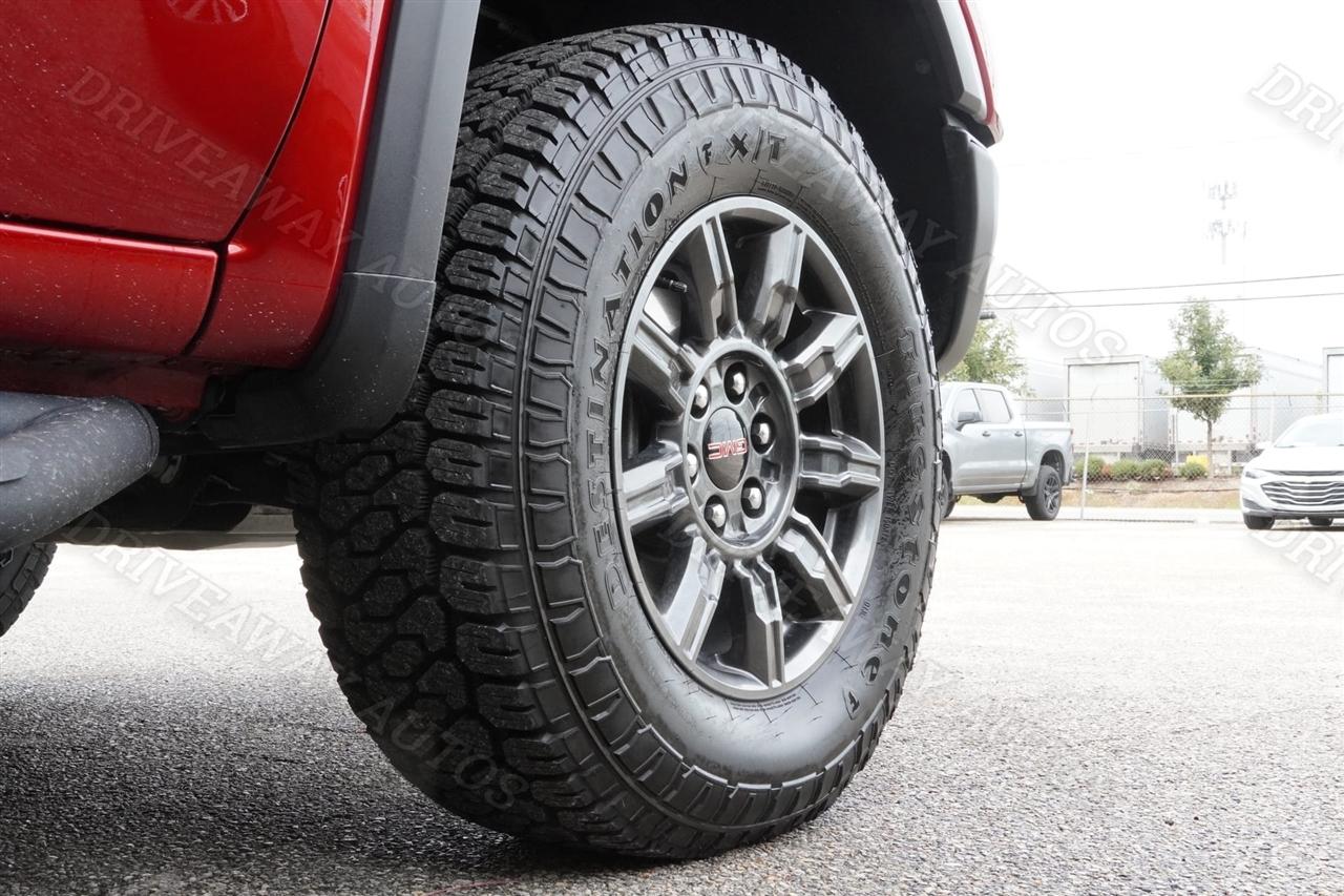 GMC Sierra 1500 4WD Crew Cab 147" AT4X 2024