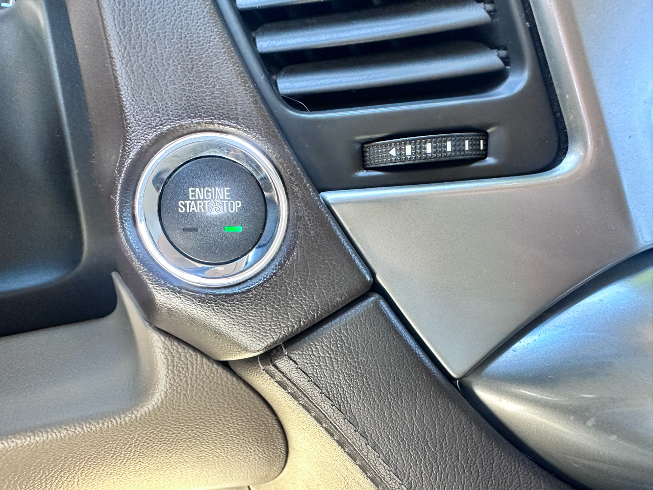 Chevrolet Suburban 4WD 4dr LTZ 2015