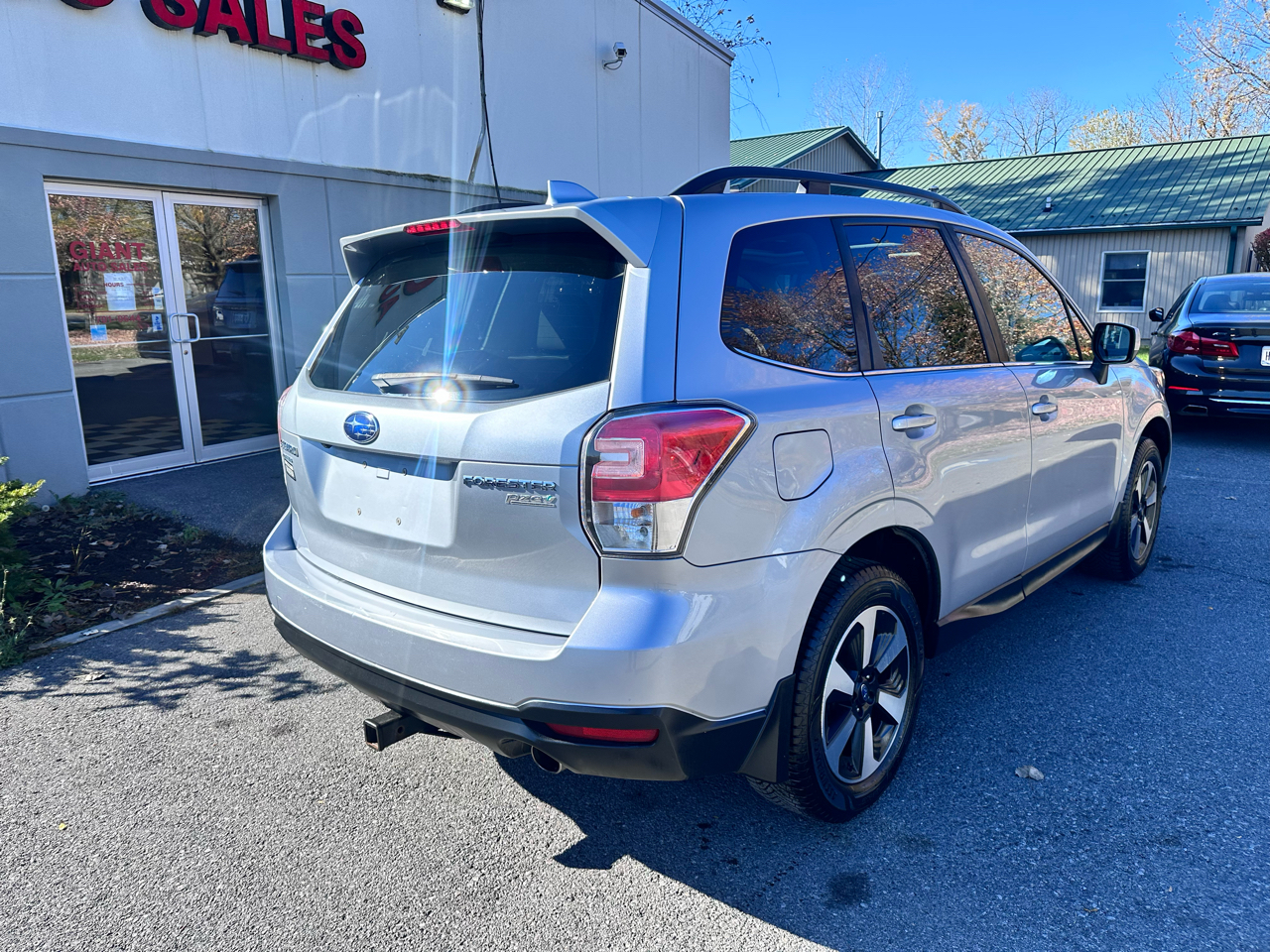 Subaru Forester 2.5i Limited CVT 2017