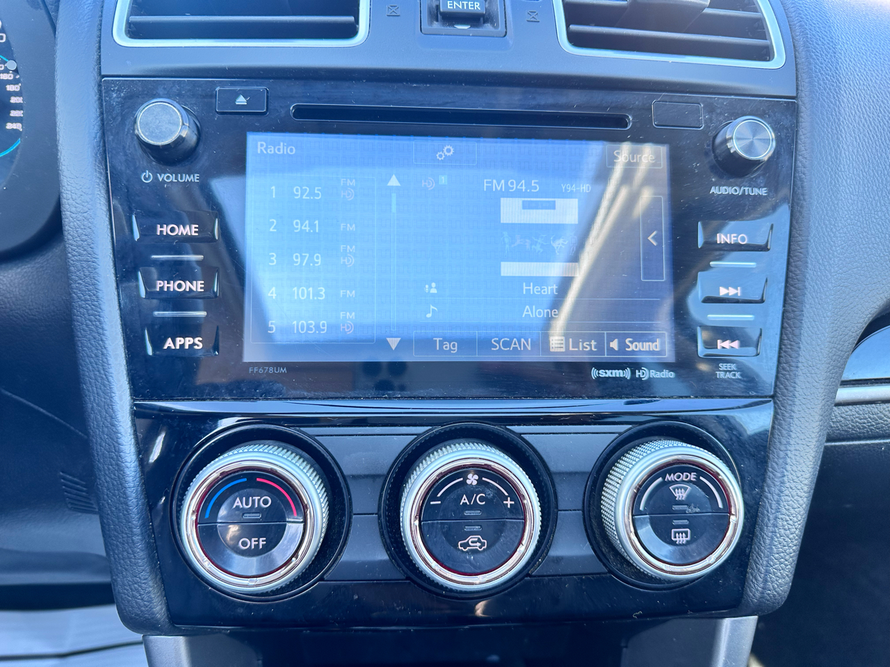 Subaru Forester 2.5i Limited CVT 2017