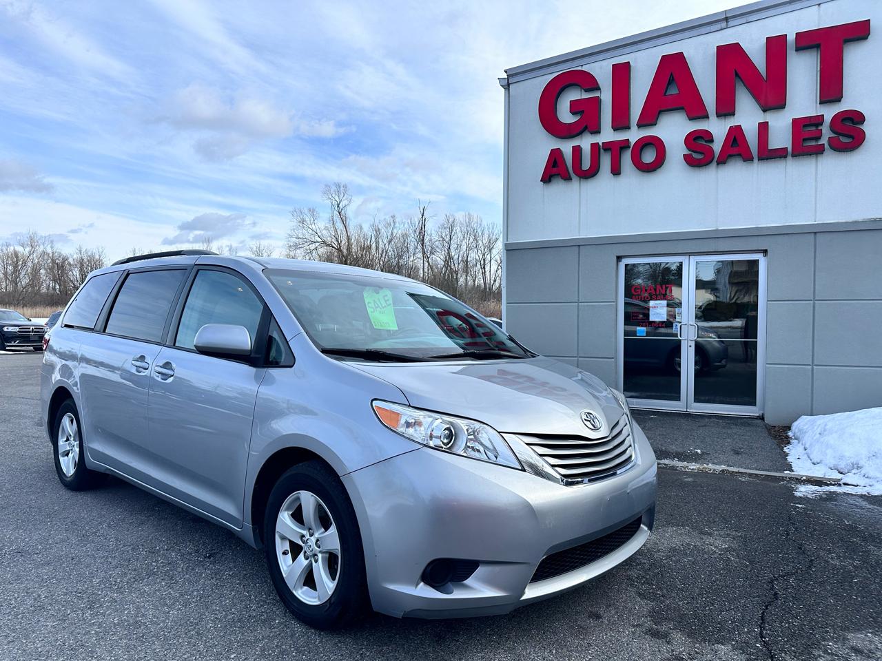 2015 Toyota Sienna LE