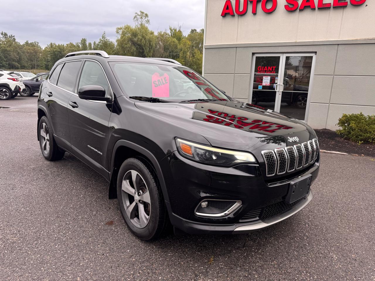 Jeep Cherokee photo 2