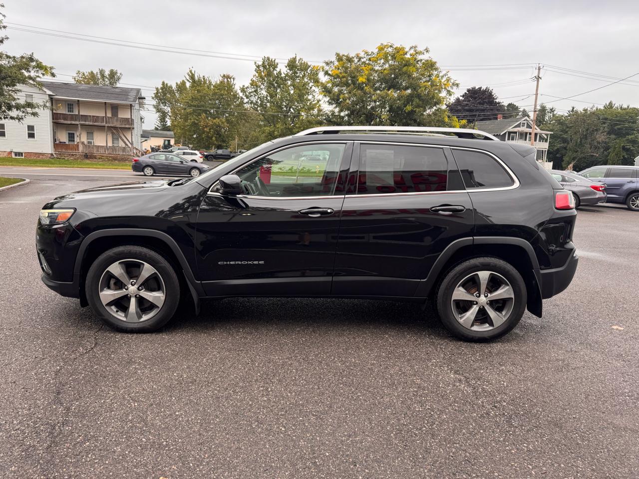 Jeep Cherokee photo 5