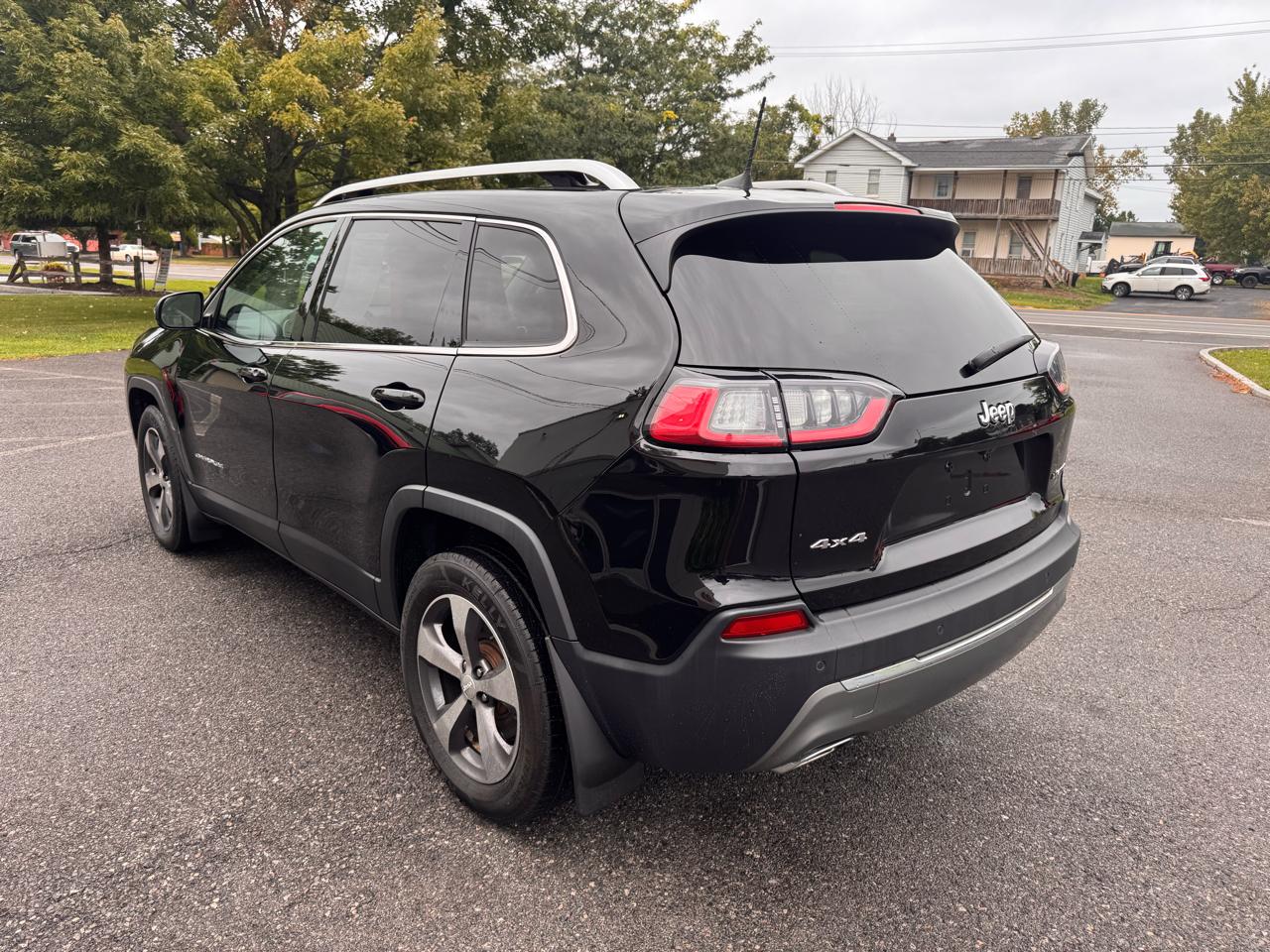 Jeep Cherokee photo 6