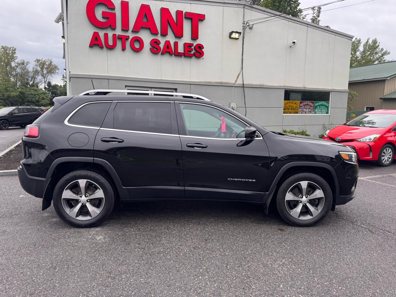 Jeep Cherokee photo 9