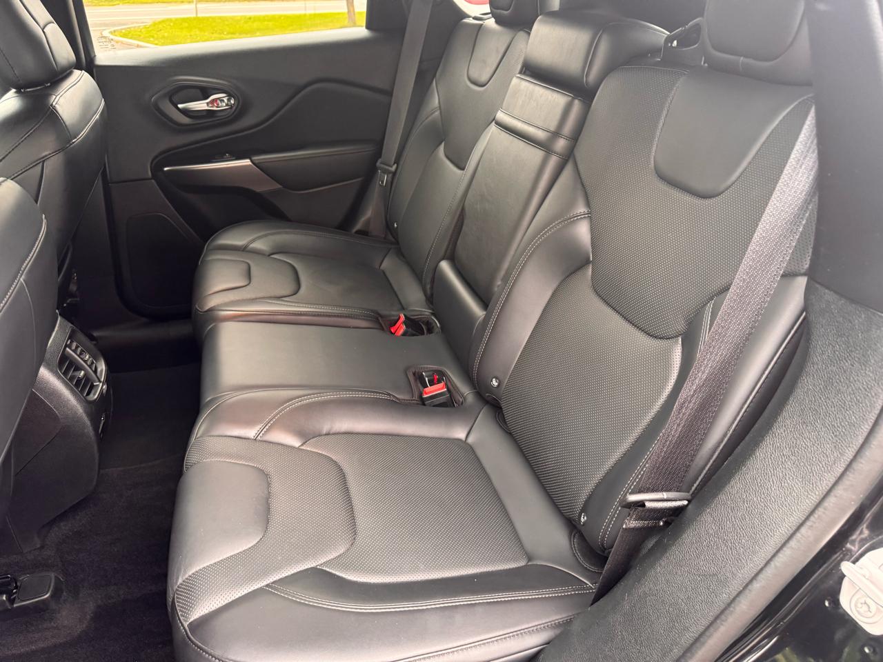 Jeep Cherokee photo 12